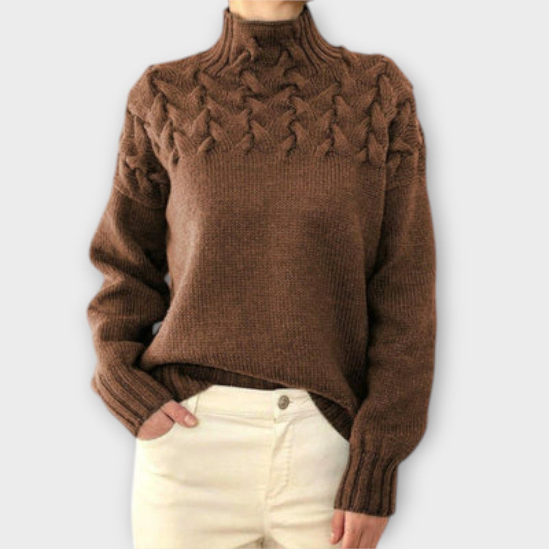 Eva - Damstickad väst med flätmönster