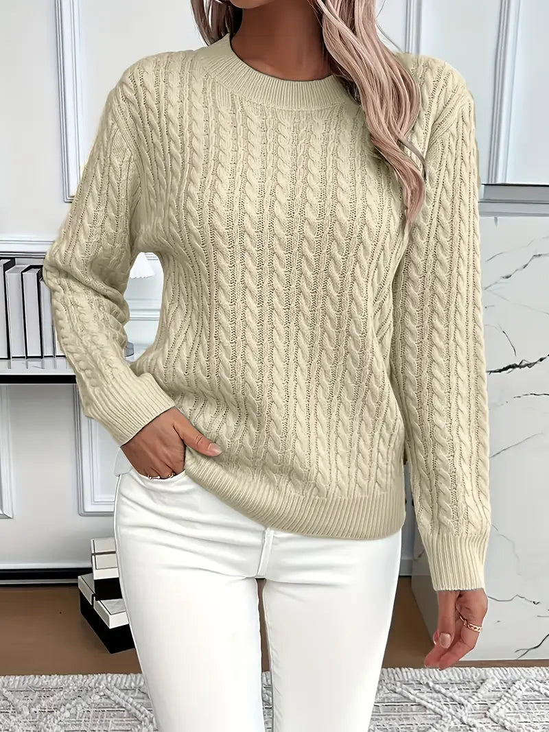 Quinisha – Stickad tröja med flätmönster