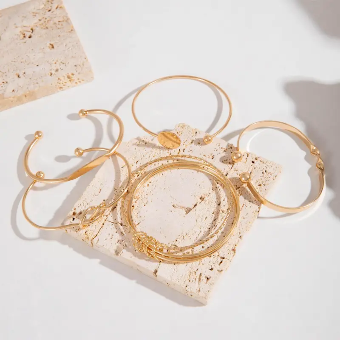 Clara™ | Raffinerad, dämpad elegans för kvinnor med armband