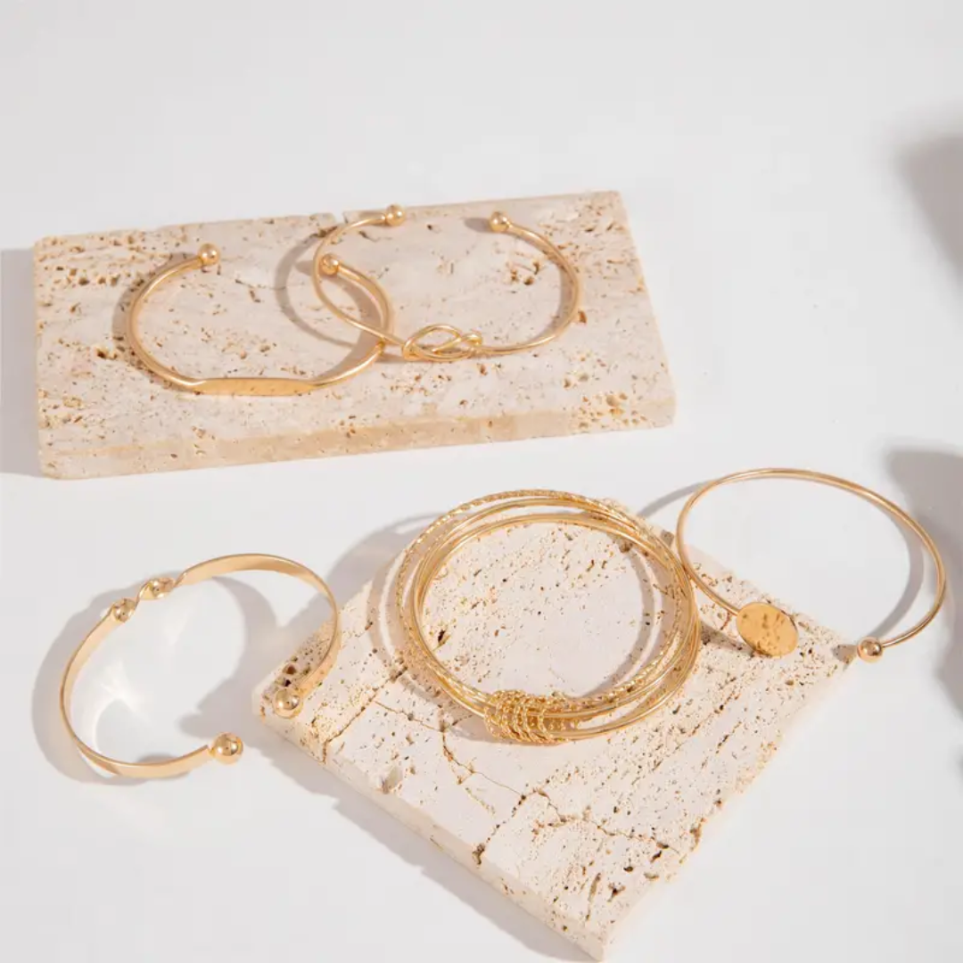 Clara™ | Raffinerad, dämpad elegans för kvinnor med armband