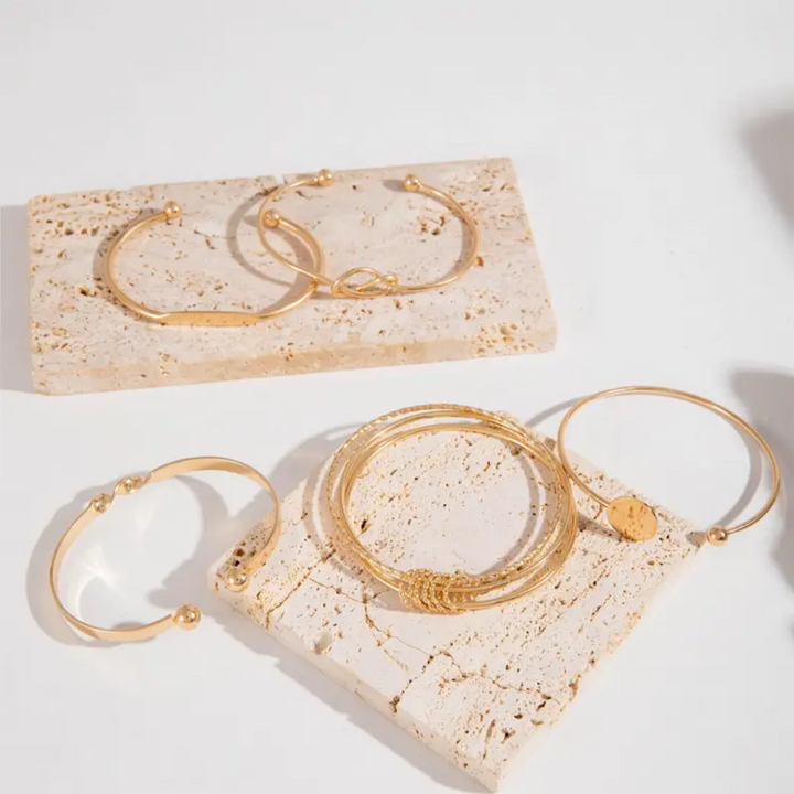 Clara™ | Raffinerad, dämpad elegans för kvinnor med armband