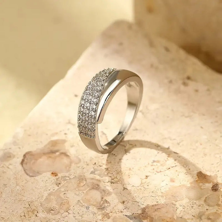 Émilie™ | En strålande elegant ring för kvinnor