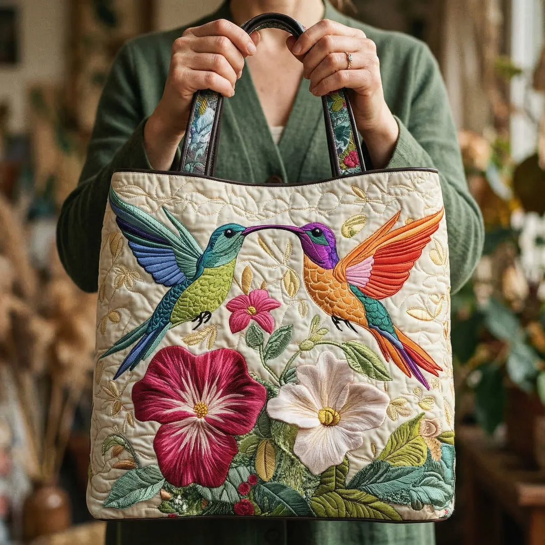 Quiltad väska – Kolibri och vit blommor