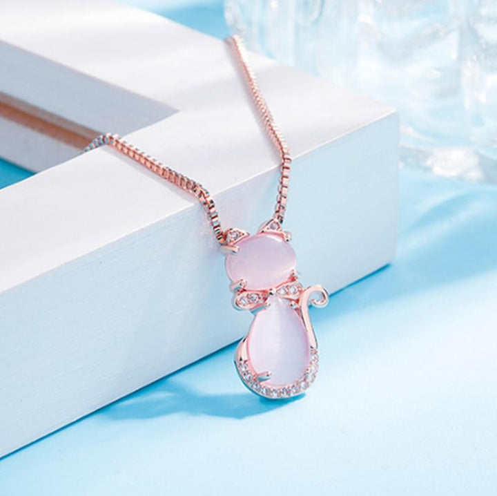 Sött halsband med rosa kattsten